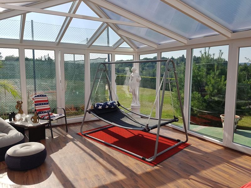 Detail plastové zimní zahrady