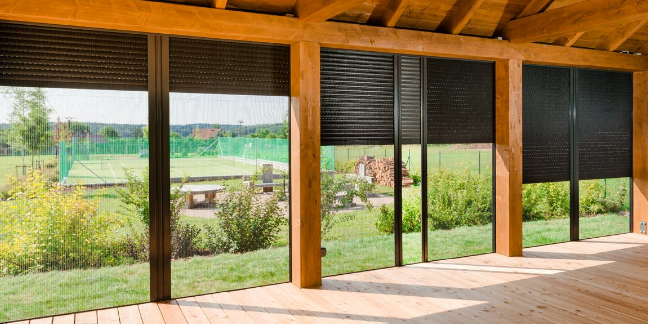 Předokenní a screenové rolety